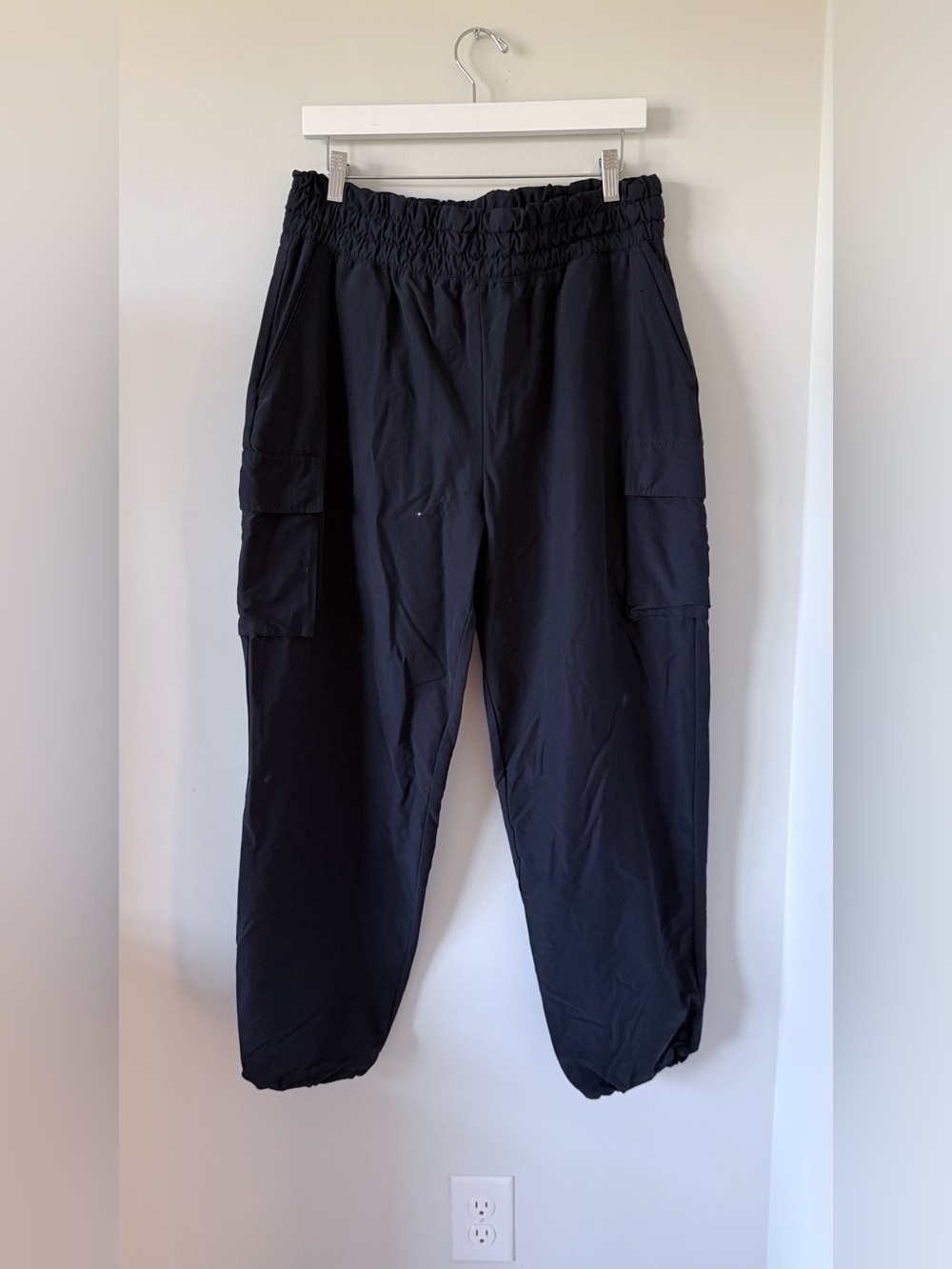 Fabletics Lightweight Cargo Jogger Women XL Navy Blue Athletic Casual Travel
